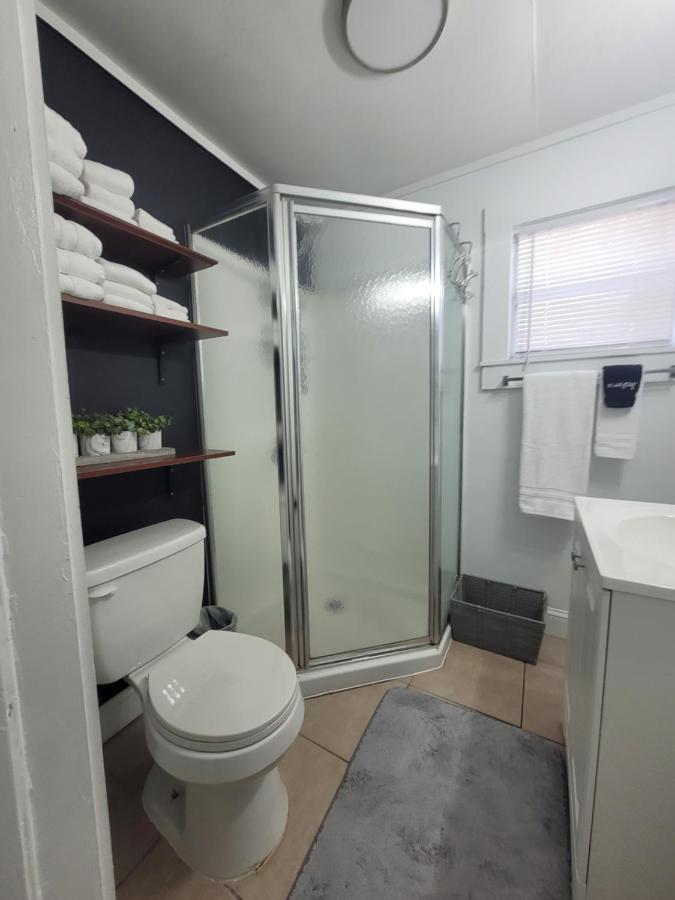 Two Bedroom Home In Beautiful Downtown Лейкленд Екстер'єр фото